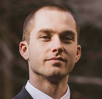 Thomas Whitfield, crypto market expert and trading analyst, headshot
